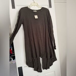 Women's Long Sleeve Top in Black